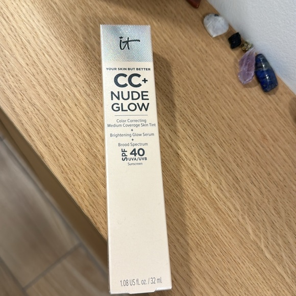 iT cosmetics CC+ Nude Glow SPF 40 - Picture 4 of 4